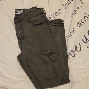 Women's Old Navy Rockstar Super Skinny Olive Cargo Pants | Size 10